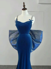 Enkel fløyelsblå havfrue lang promkjole, ryggløs fløyel blå kveldskjole