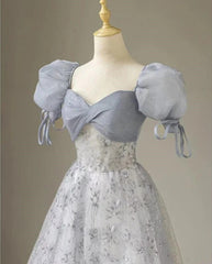 Schattige bloemengedrukte lange prom -jurk een lijn puff mouwen blauwe feestjurk