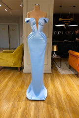 Himmelblå havfrue v-hals off-the-shoulder prom kjole