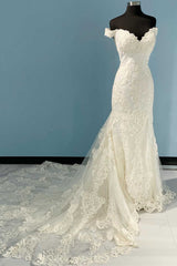 Wedding Dress For Short Bride, Long White Lace Off-the-Shoulder Mermaid Wedding Dress