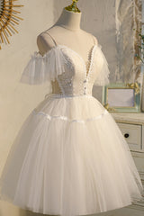Bridesmaid Dresses 2030, Champagne V Neck Spaghetti Straps Tulle Princess Homecoming Dresses