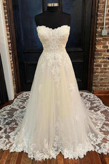 Bridesmaids Dress Modest, White Lace Tulle Strapless Long Bridal Gown