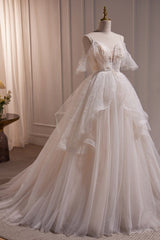 Wedding Dress Long, Elegant Tulle Spaghetti Straps Ball Gown Wedding Dress with Beads