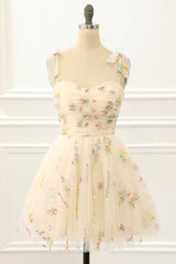 Formal Dress Ideas, Tulle Champagne Short Prom Dress with Embroidery