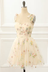 Formal Dress Wedding, Tulle Champagne Short Prom Dress with Embroidery