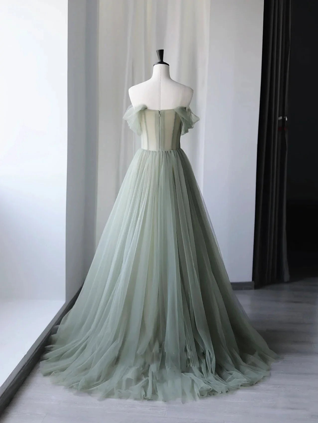 Bridesmaid Dresses Strapless, A-Line Green Tulle Long Prom Dress,Unique Formal Evening Dresses