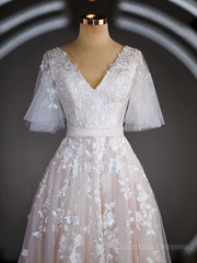 Wedding Dress V, A-Line/Princess V-neck Court Train Tulle Wedding Dresses with Appliques Lace
