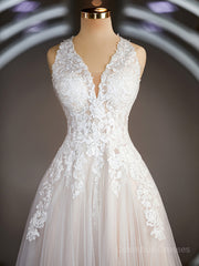 Wedding Dress Train, A-Line/Princess V-neck Court Train Tulle Wedding Dresses with Appliques Lace