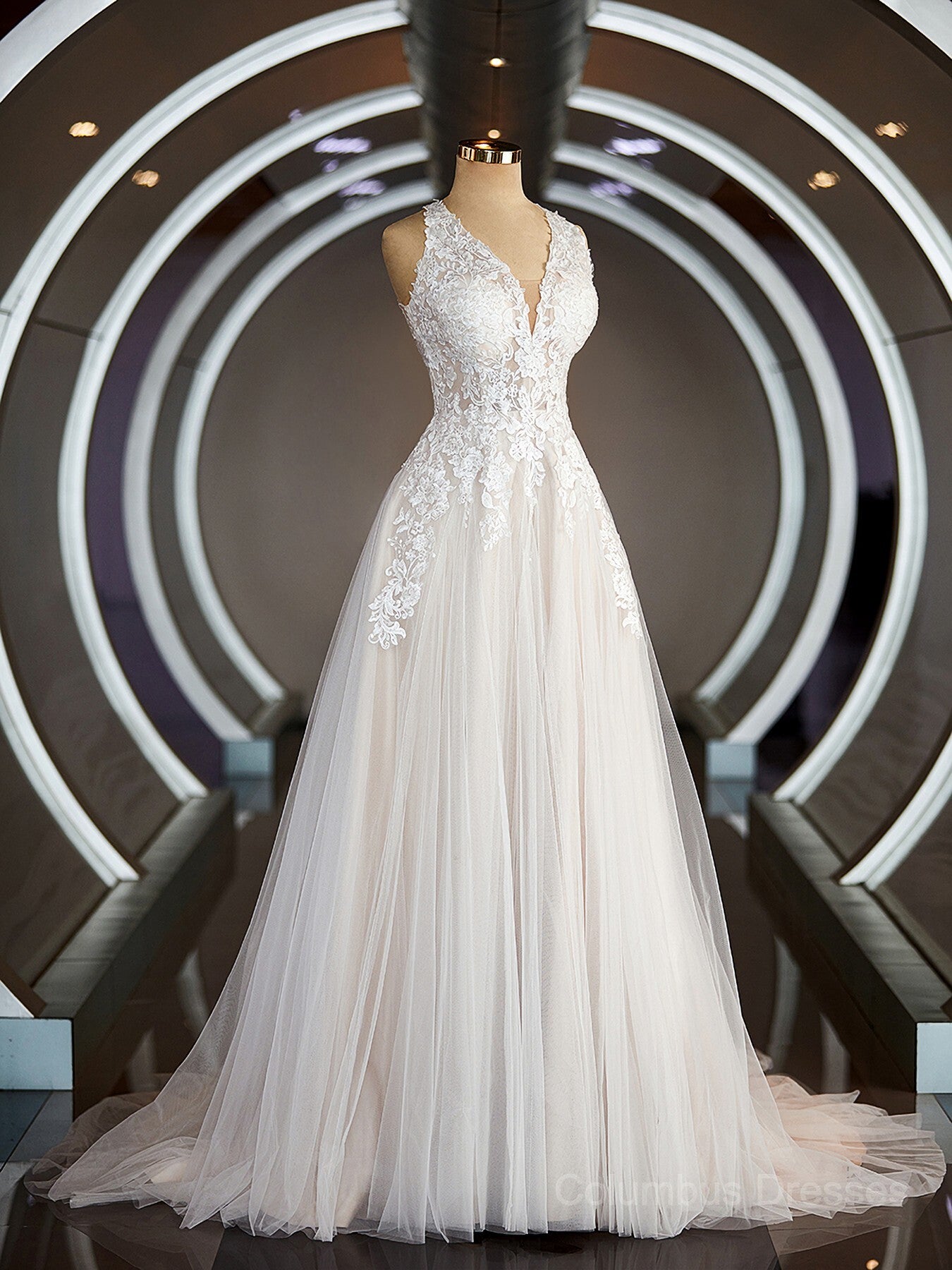 Wedding Dresses Trains, A-Line/Princess V-neck Court Train Tulle Wedding Dresses with Appliques Lace
