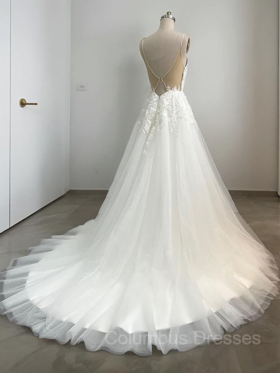 Wedding Dress And Veil, A-Line/Princess V-neck Sweep Train Tulle Wedding Dresses With Appliques Lace