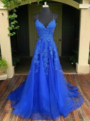 Prom Dresses Green Emerald, A-line V-neck Appliques Lace Sweep Train Tulle Dress