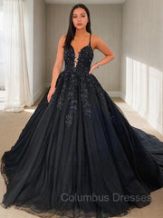 Go Out Outfit, Ball Gown V-neck Court Train Tulle Prom Dresses With Appliques Lace