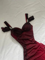 Vackra en linjeband ombre röd lång chiffong -klänning