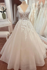 Wedding Dress Shop, Beautiful Long A-Line Appliques Lace Tulle Wedding Dress