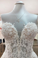 Wedding Dress For Dancing, Beautiful Long A-line Strapless Tulle Ivory Wedding Dress with Appliques Lace