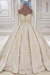 Wedding Dress With Pocket, Cap sleeves Off the shoulder Lace Appliques Ball Gown Wedding Dress