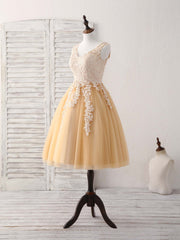 Bridesmaids Dresses Winter, Champagne V Neck Tulle Lace Applique Short Prom Dresses