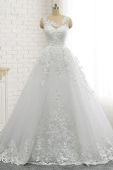 Wedding Dresses Couture, Classic Round neck Lace appliques White Princess Wedding Dress