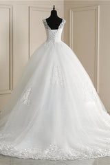 Wedding Dressed For The Beach, Classic White V neck Sleeveless Ball Gown Lace Wedding Dress