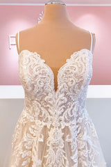 Wedding Dress Trains, Classy Long A-Line Tulle Spaghetti Straps Appliques Lace Backless Wedding Dress