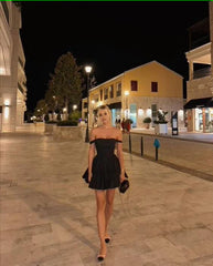 فستان لطيف باللون الأسود بدون حمالات لحفلات العودة للوطن لعيد الميلاد الثامن عشر