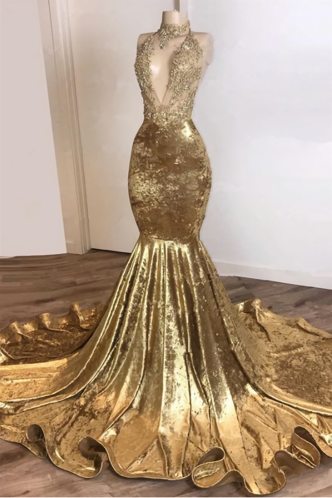 Party Dress Silk, Halter Backless Gold Prom Dresses, Cheap With Beads Appliques Mermaid Velvet Sexy Evening Gowns