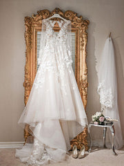 Wedding Dress For Spring, Elegant Beach Lace Wedding Dresses,White Long Sleeve Women Garden Bridal Gown
