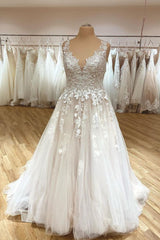 Wedding Dress Fitting, Elegant Long A-Line Sweetheart Appliques Lace Tulle Wedding Dress