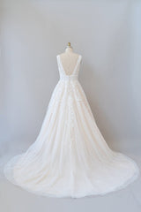Wedding Dresses Idea, Elegant Long A-line V-neck Appliques Lace Tulle Backless Wedding Dress