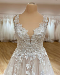 Weddings Dresses Uk, Elegant Long A-Line V-neck Spaghetti Straps Appliques Lace Ruffles Tulle Wedding Dress