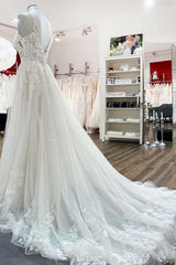 Wedding Dresses And Shoes, Elegant Long A-Line V Neck Tulle Spaghetti Straps Lace Wedding Dress