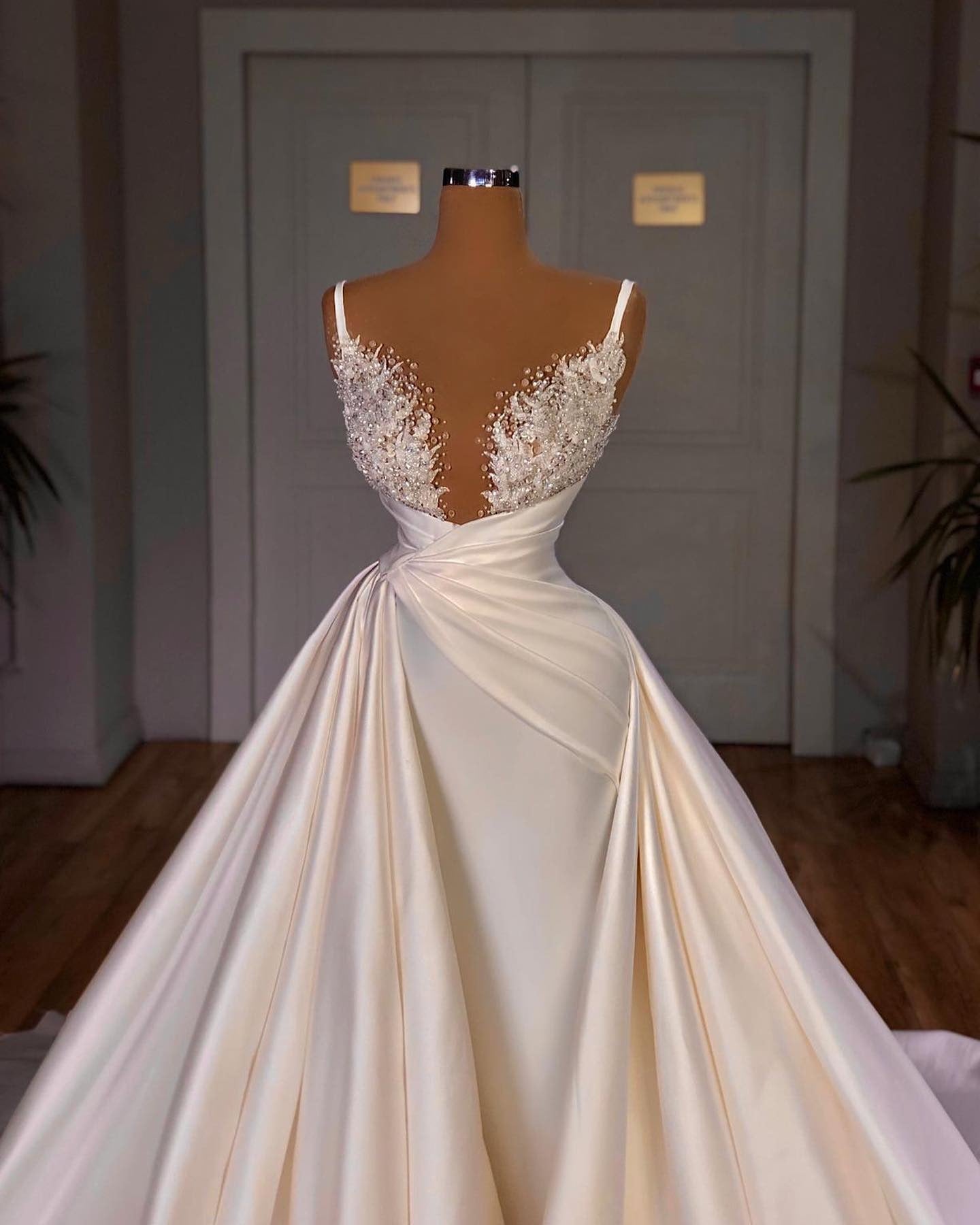 Wedsing Dress Styles, Elegant Long Mermaid V-neck Spaghetti Strap Satin Lace Wedding Dress