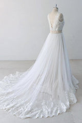 Wedding Dresses With Long Sleeves, Elegant V-neck Lace Tulle A-line Wedding Dress