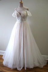 Wedding Dress Elegant Simple, Glorious Cold-shoulder Chapel Train Wedding Dress