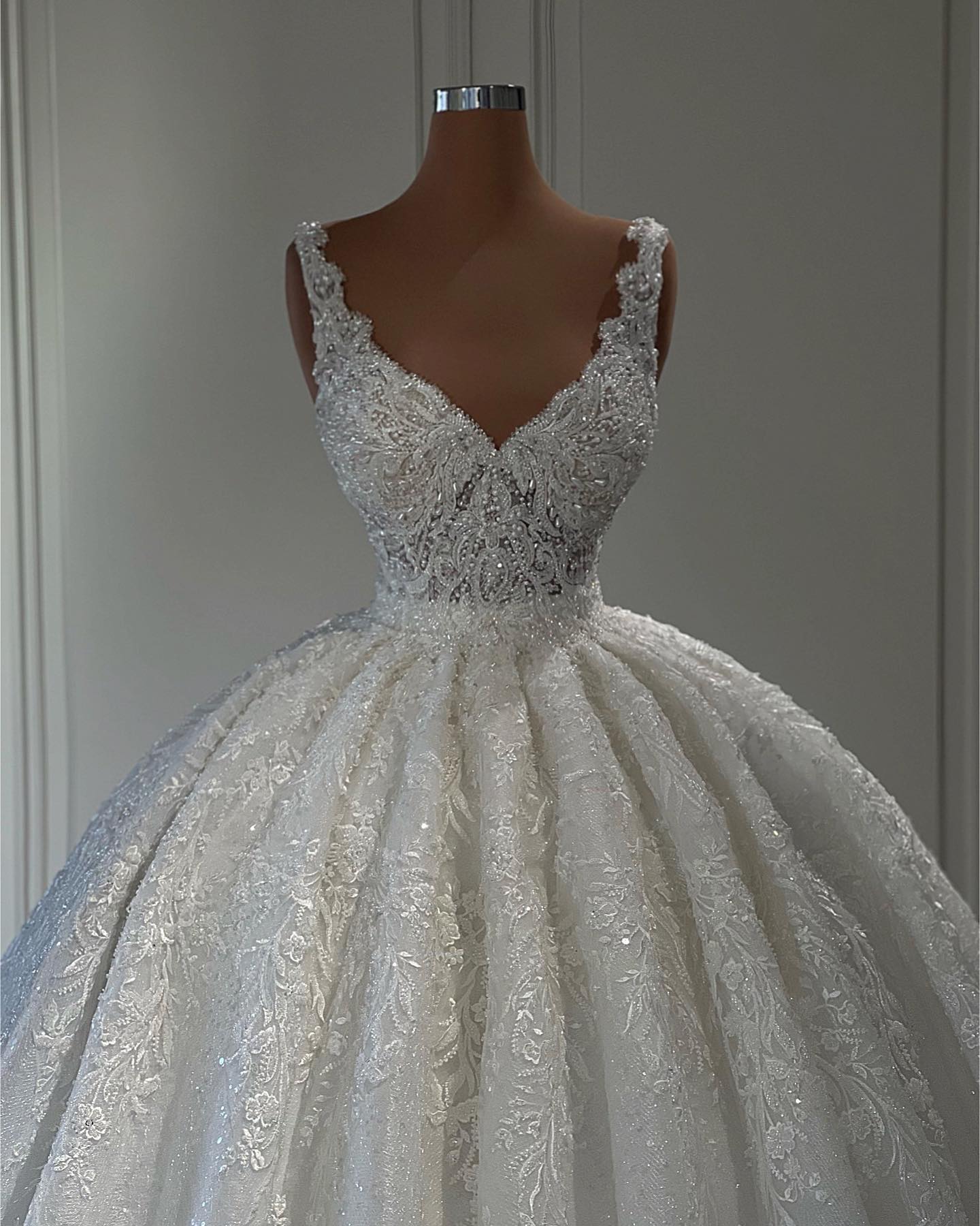 Wedding Dresses Lace A Line, Gorgeous Long Ball Gown Sweetheart Sleeveless Lace Wedding Dress with Ruffles