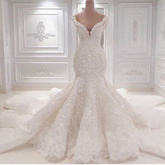 Wedding Dresses Off The Shoulder, Gorgeous Long Mermaid V-neck Appliques Lace Ruffles Wedding Dress