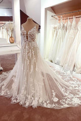 Wedding Dresses Bride, Gorgeous Spaghetti-Straps Lace Wedding Dress Tulle Sleeveless Bridal Gowns