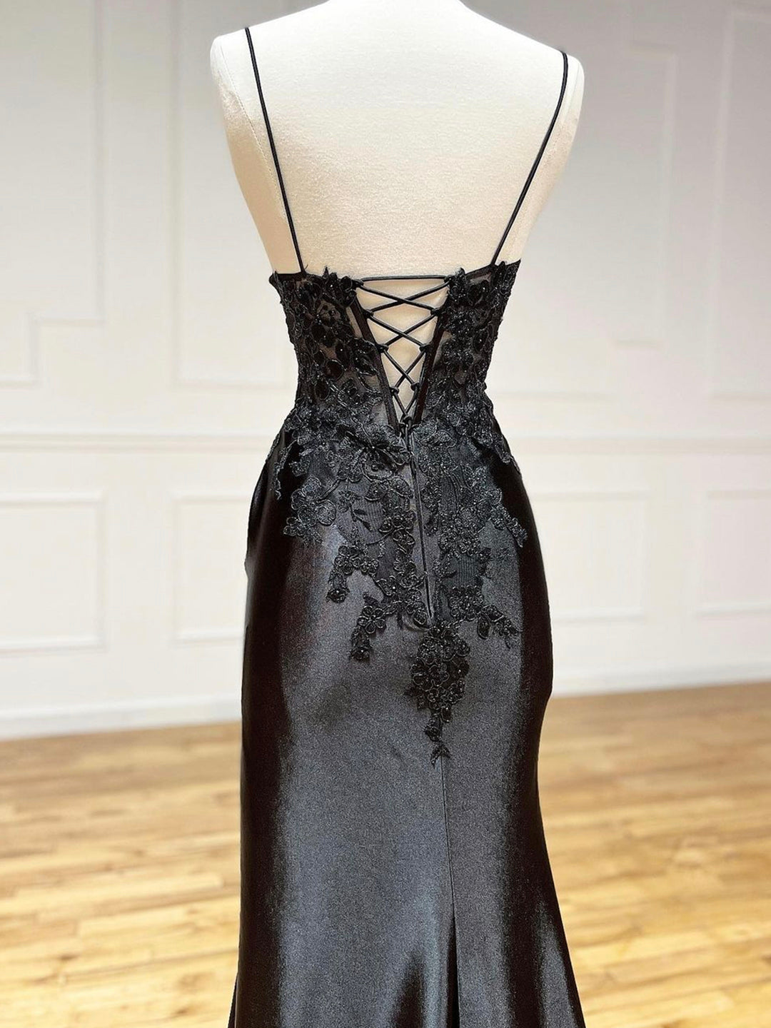 Homecomming Dresses With Sleeves, Black V-Neck Satin Lace Long Prom Dress, Black Spaghetti Strap Evening Dress with Slit