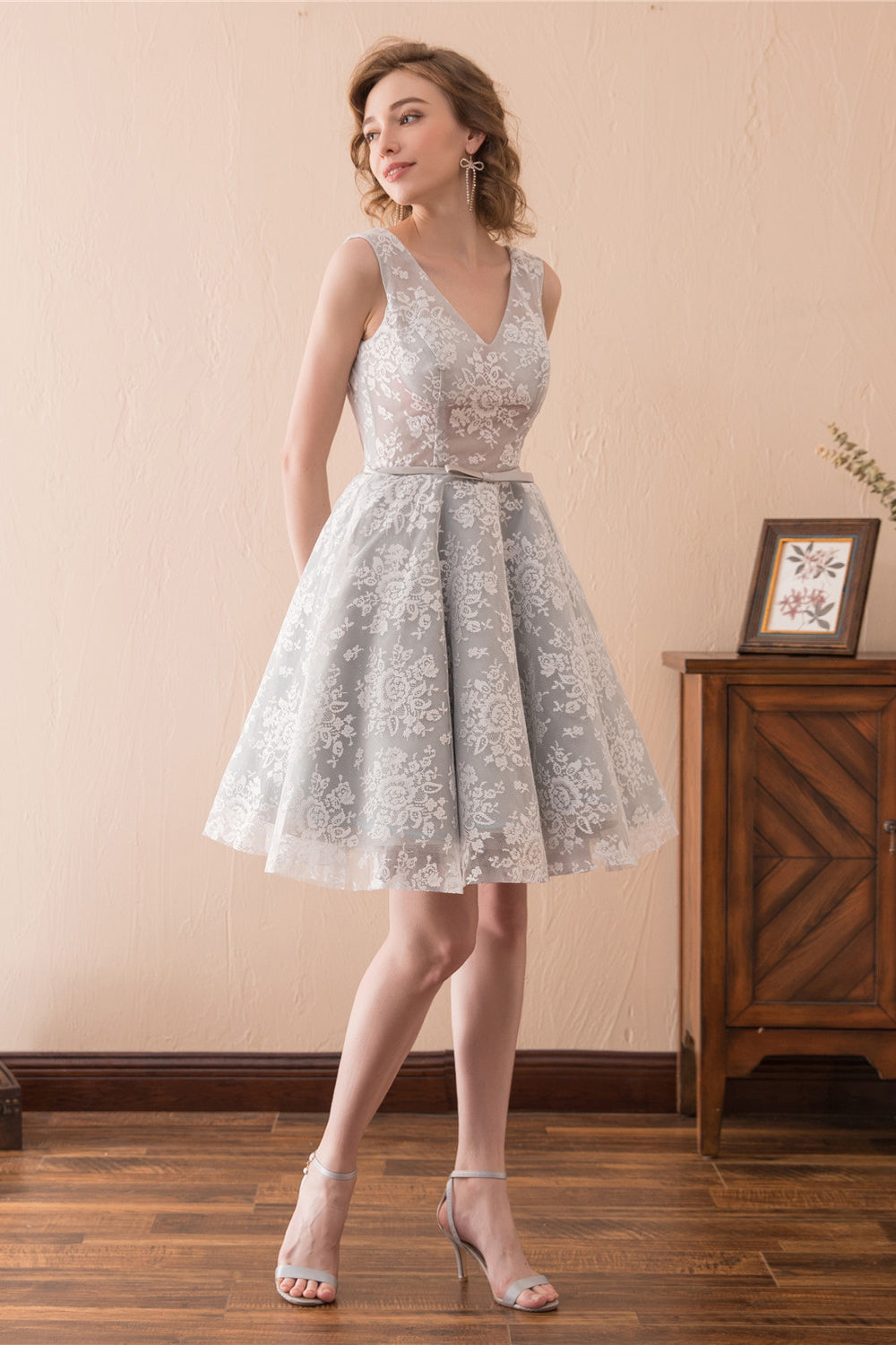 Formal Dress Attire, Lace V Neck Grey Short Homecoming Dresses with Ribbon