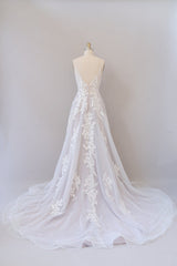 Wedding Dresses Elegant, Long A-line Spaghetti Strap Lace Appliques Tulle Backless Wedding Dress