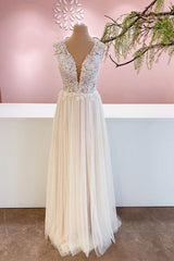 Wedding Dressing Gowns, Long A-Line Sweetheart Tulle Backless Wedding Dress With Floral Lace