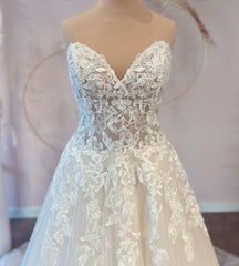 Wedding Dress Boho, Long A-line Sweetheart Tulle Wedding Dress with Lace
