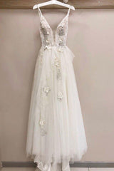 Wedding Dress , Long A-line Tulle V Neck Lace Applique Wedding Dress