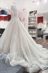 Wedding Dress Princesses, Long Ball Gown V-neck Spaghetti Straps Tulle Lace Wedding Dress