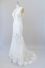 Wedding Dresses Laced Sleeves, Long Mermaid V-neck Appliques Tulle Lace Wedding Dress