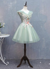 Prom Dress Websites, Lovely Short Tulle V-neckline with Flower Lace Party Dress Homecoming Dress, Short Formal Dresses