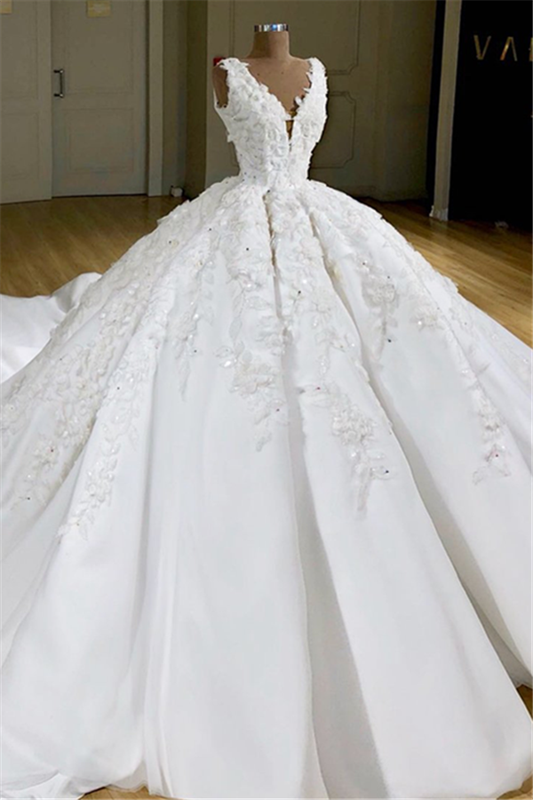 Wedding Dress White, Luxurious V Neck Appliques Princess Ball Gown Delicate Wedding Dress