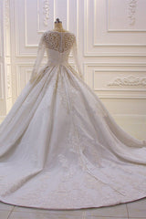 Wedding Dresses Top, Luxurious White Long Sleevess Appliques Beadings Wedding Dress