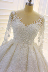 Wedding Dress With Pocket, Luxury Long Ball Gown Lace Appliques Wedding Dress with Sleeves