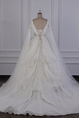 Wedding Dress Outlet, Luxury V-Neck Beadings Wedding Dress Tulle Sleeveless Sequined Bridal Gowns